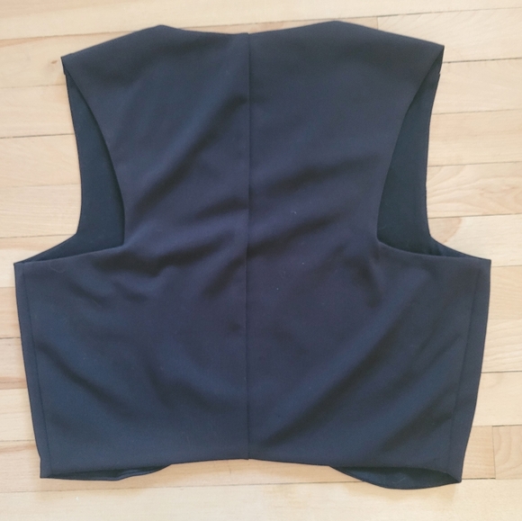 Ellison Crop Top - Picture 2 of 5